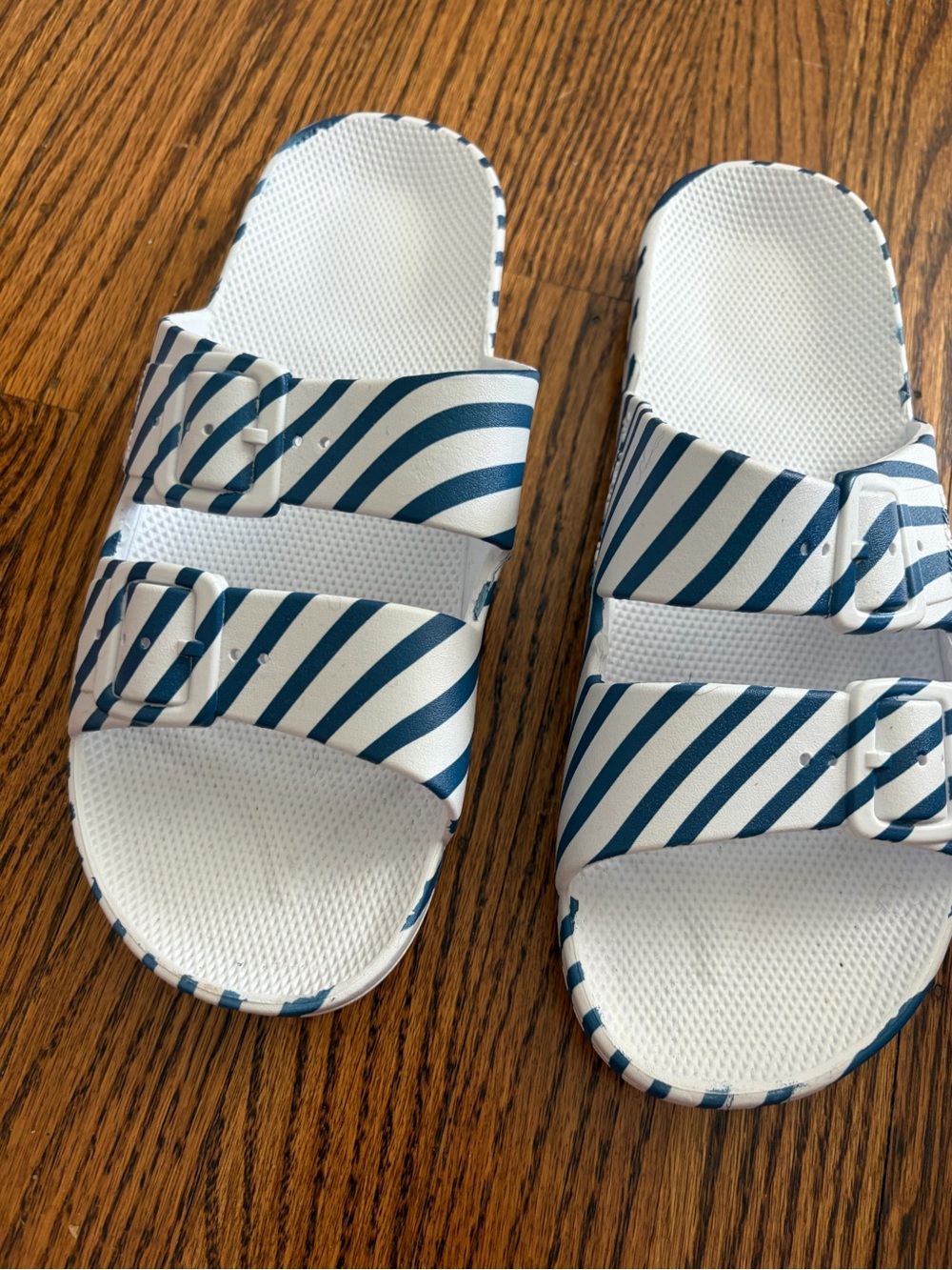 Freedom Moses White Striped Slide Sandals